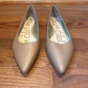 Sam Edelman Tan Flats - Size 8